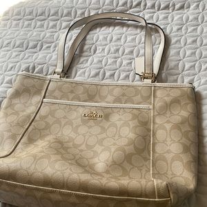 Coach purse beige/white NWOT